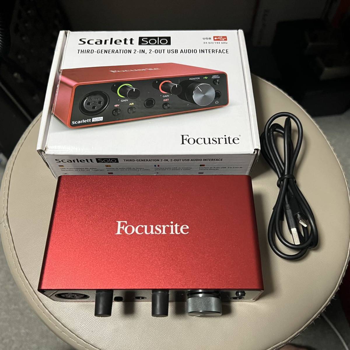 Focusrite Scarlett Solo 3rd Generation フォーカスライト スカーレット ソロ 第3世代 USBオーディオインターフェース 箱有 ケーブル付属_画像1