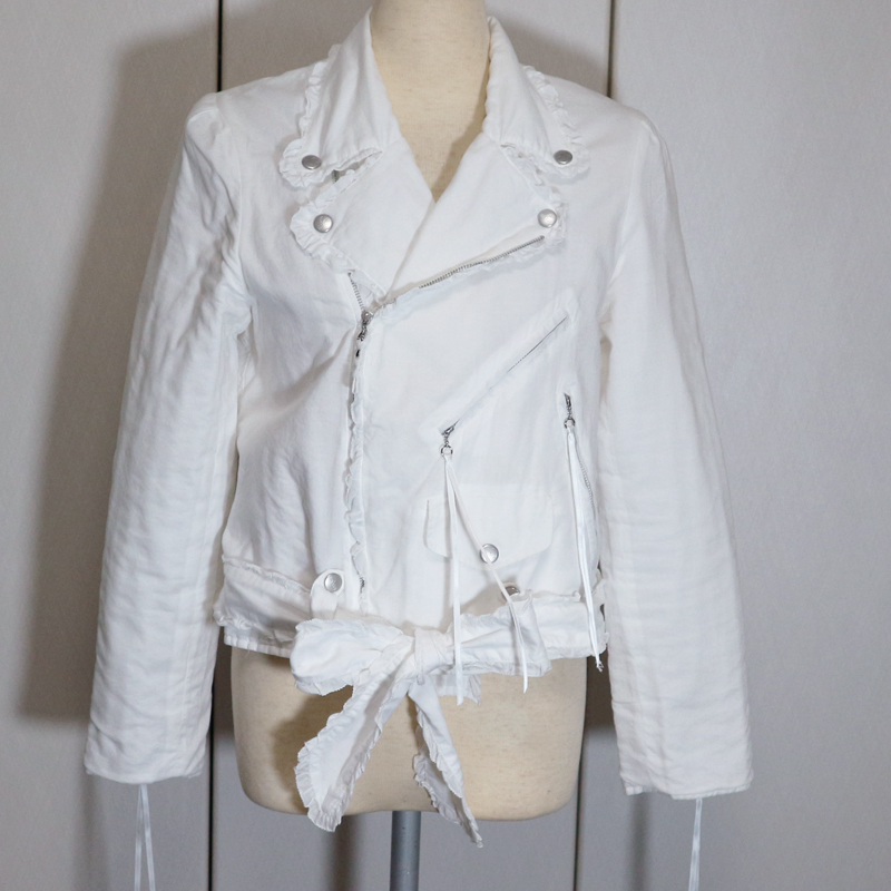 ●ピンクハウス●綿ローンのフリルとリボンデザイン　中綿入りライダースジャケット　白