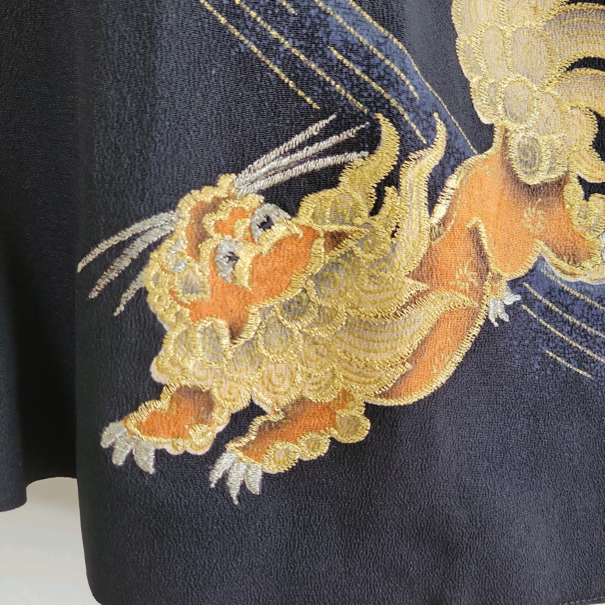 着物リメイク 大きいサイズ 留袖から作ったフォーマルスーツ 13～15号 縮緬 オーガンジーの立ち襟 正絹 シルク 高級お仕立て パーティにの画像5