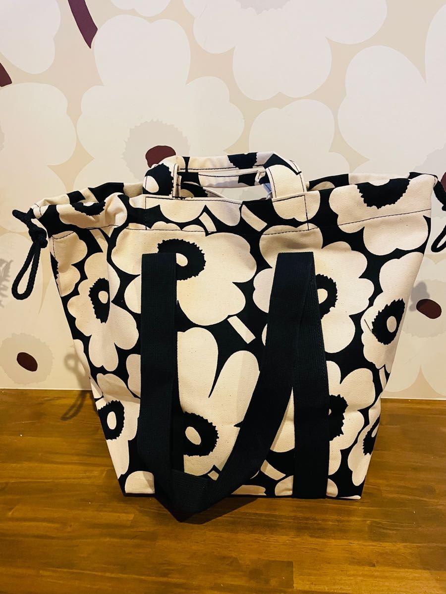 お得　マリメッコ Mono City Tote Unikko トートバッ　marimekko ショルダーバッグ 