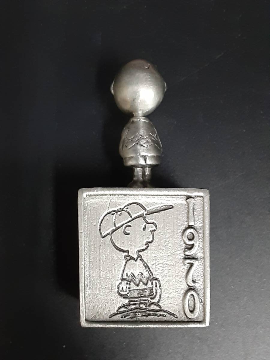 ta1008/04/32 中古品 Hallmark Peanuts Gallery チャーリーブラウンの錫製のフィギュア_画像7