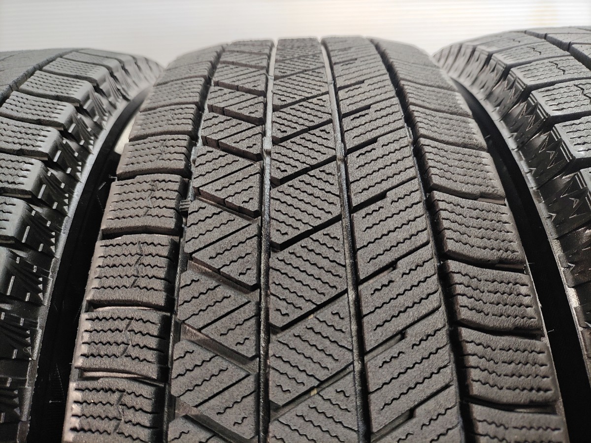 ◆M-303◆185/65R15 ブリジストン BLIZZAK VRX3 22年製 中古スタッドレスタイヤ4本セット アクア フリード シエンタ ノートなど_画像4