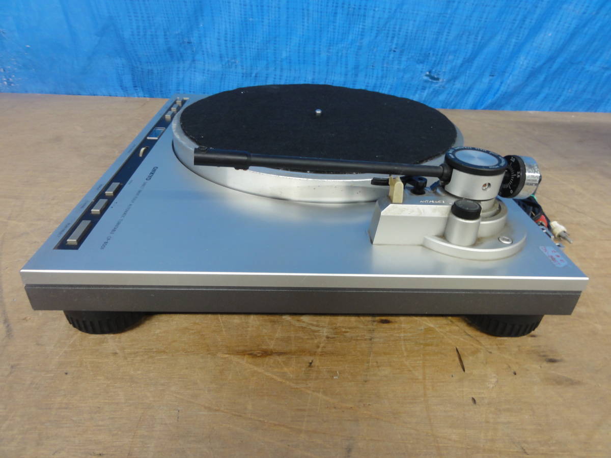 ♪【ONKYO オンキョー】 ターンテーブル CP-800F レコードプレーヤー 1981年製 通電のみ確認　※現状品■１００_画像4