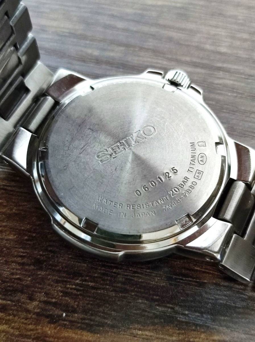 セイコー メンズ クオーツ チタン 腕時計  レアモデル