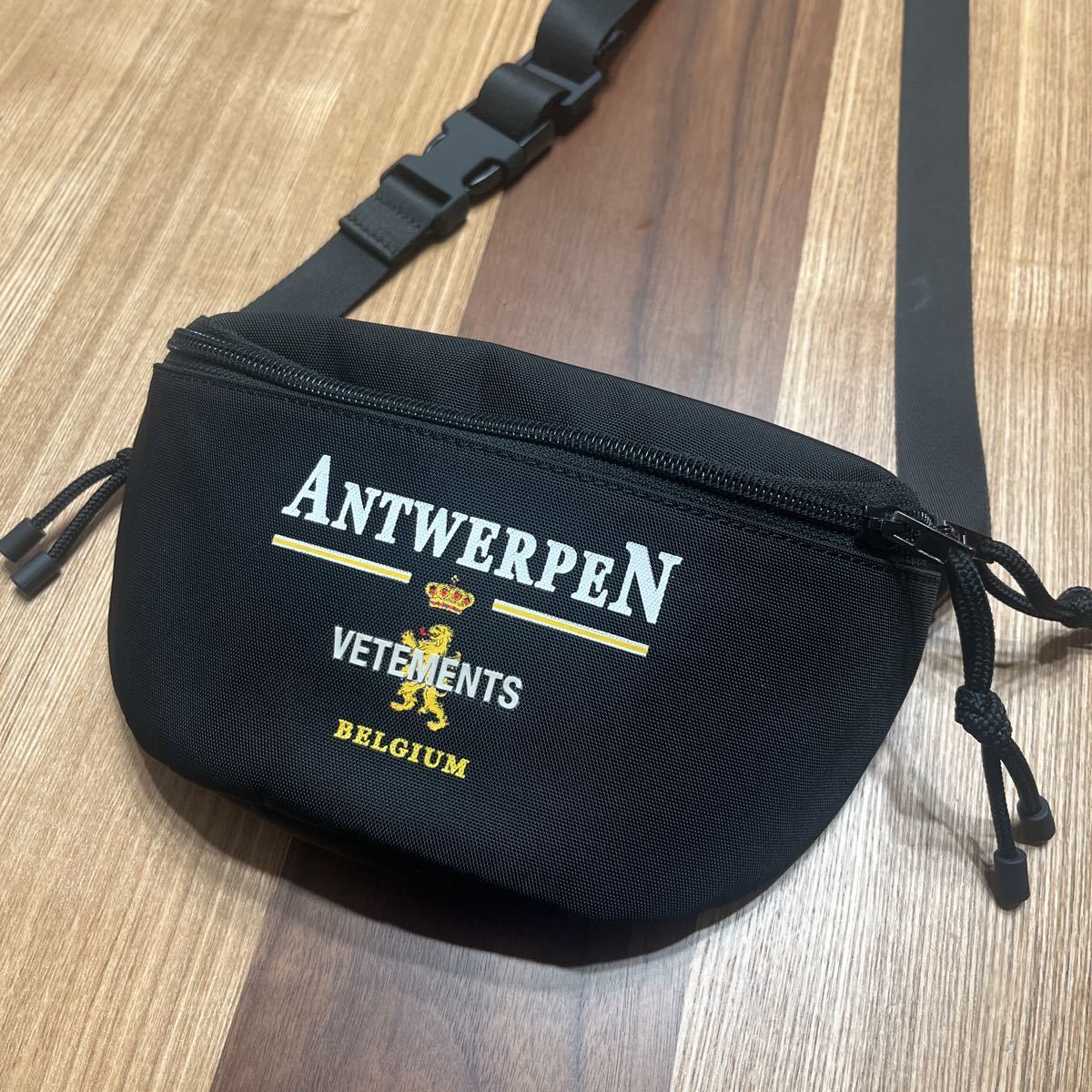 VETEMENTS ウエストバッグ ウエストポーチ ボディバッグ ヴェトモン ANTWERPEN BELGIUM