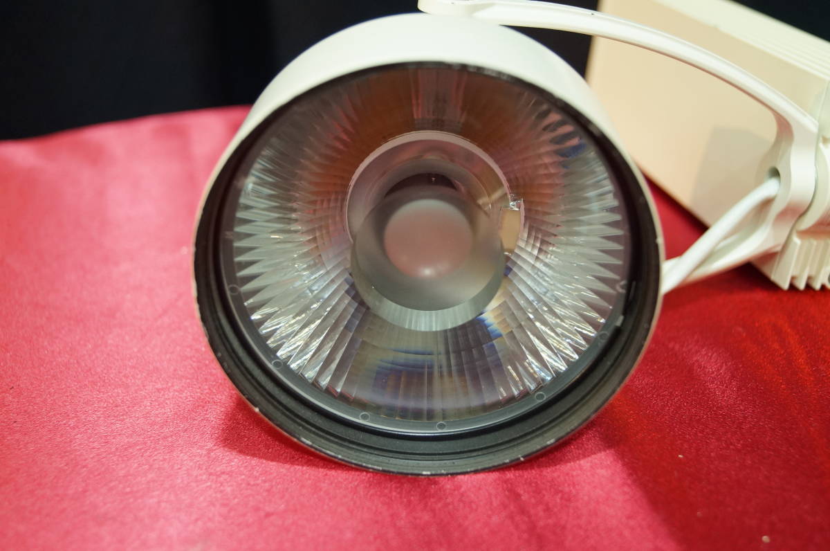 中古 DAIKO 大光電機 LEDスポットライト 電球色 33w 点灯確認 LZS-91770YW LEDライト LEDビーム球 led投光器 ダクトレール用_画像3