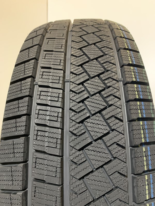 在庫有【送料無料】2023年新品４本セット 　225/65R17 106H XL(WPI053-2) PIRELLI　ICE ZERO ASIMMETRICO スタッドレス 225/65/17_画像3