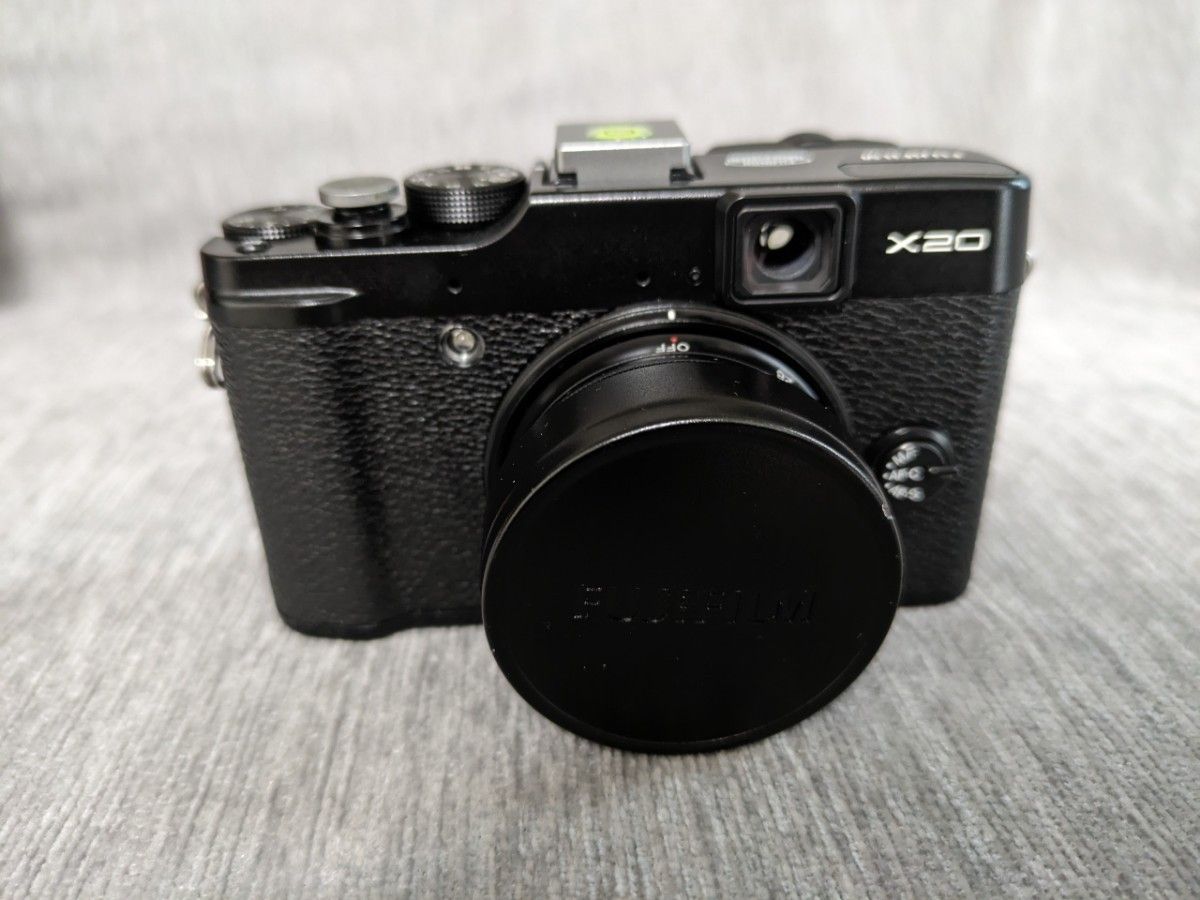 FUJIFILM X20