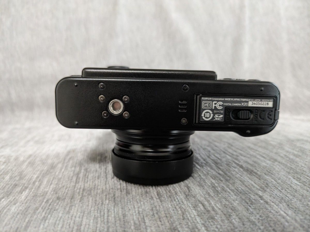 FUJIFILM X20