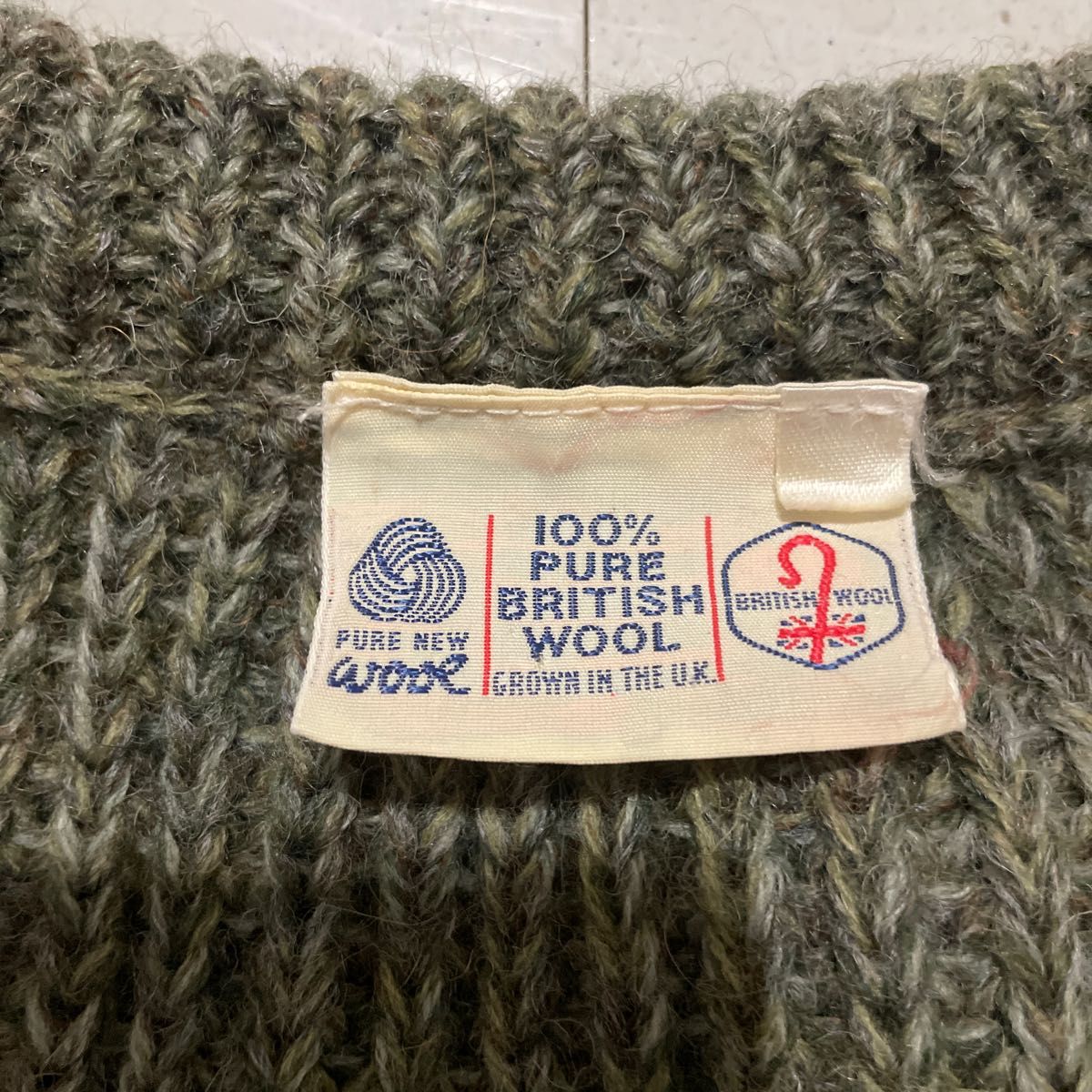 【英国政府管理の最高級羊毛】【世界羊毛生産量市場シェアわずか3%】pure british wool green knit