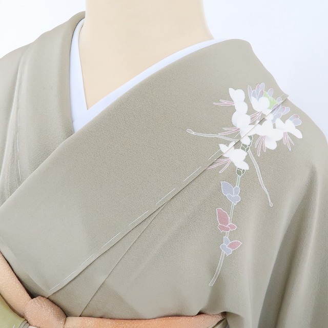 tomihisa 新品 手描き友禅 秋水 落款 着物“花の息吹に心留めて tomihisa 新品 手描き友禅 秋水 落款 着物“花の息吹に心留めて