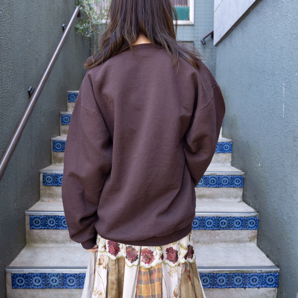 USA VINTAGE three DOGS EMBROIDERY DESIGN SWEAT SHIRT/アメリカ古着3匹のわんこ刺繍デザインスウェット_画像3