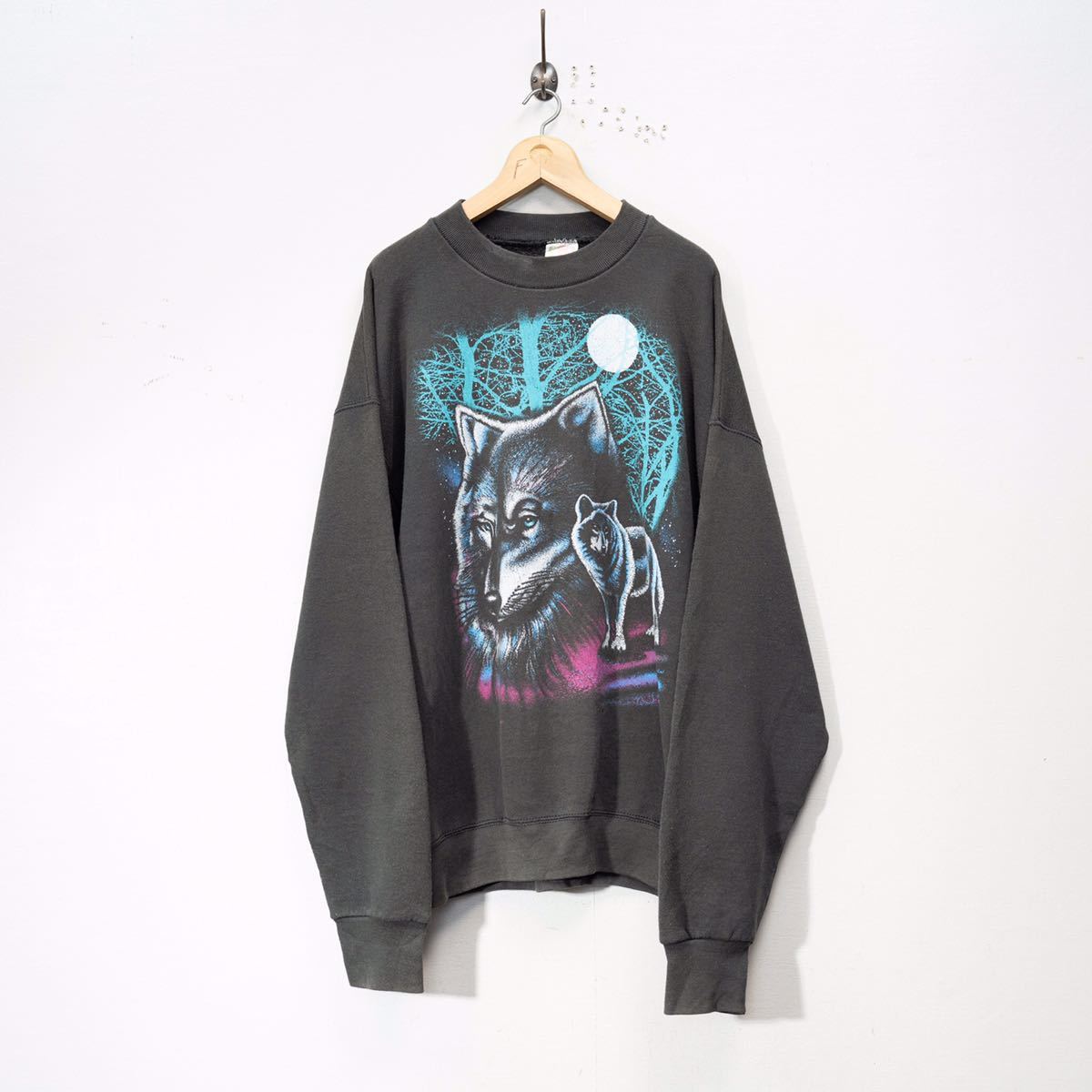 USA VINTAGE WOLF PRINT DESIGN SWEAT SHIRT/アメリカ古着オオカミプリントデザインスウェット_画像4