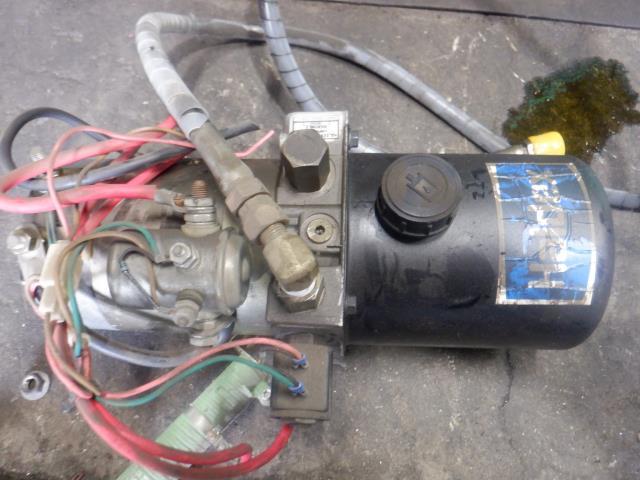 フォークリフト(ハンドリフター)の油圧ポンプ　Haldex　Y123915_画像2