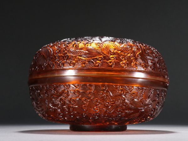 瓏古琉璃彫 群龍戲珠蓋盒 清代 乾隆年製 染付 置物擺件 古賞物 中国