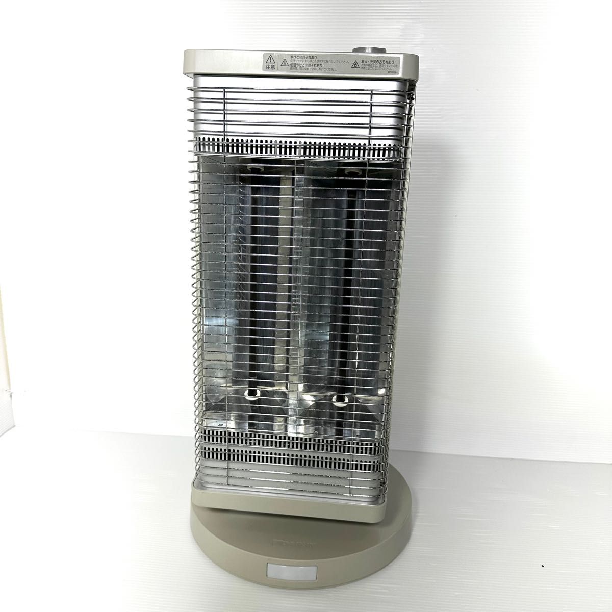 2018年製DAIKIN 遠赤外線暖房機CERAMHEAT ERFT11VSE6 ダイキン 遠赤外線暖房機 2018年製 ERFT11VSE6 セラムヒート