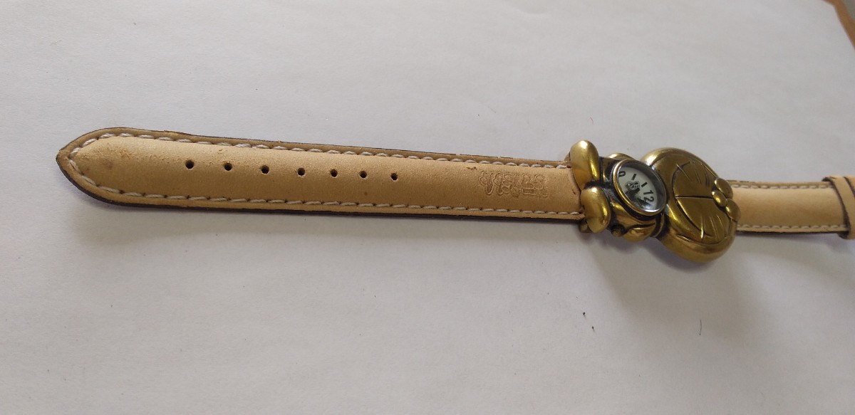 ドラえもん　なつかしい腕時計　古いけど日本製　 　セイコーインスツル　PC21A 電池交換済み　動作品　ゴールド　金　_画像5