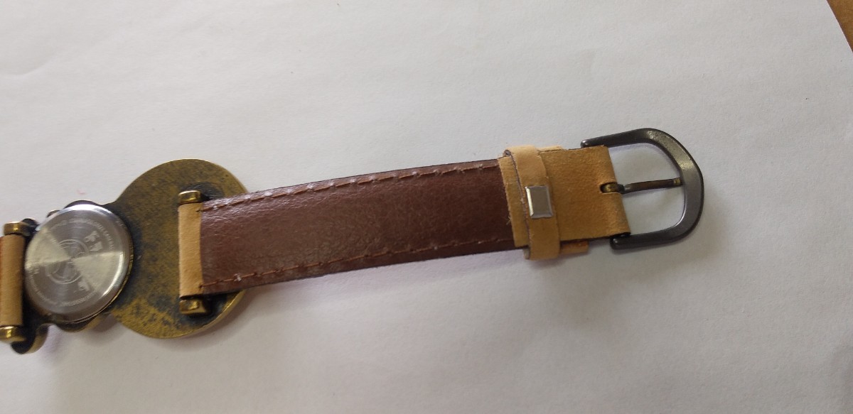 ドラえもん　なつかしい腕時計　古いけど日本製　 　セイコーインスツル　PC21A 電池交換済み　動作品　ゴールド　金　_画像4