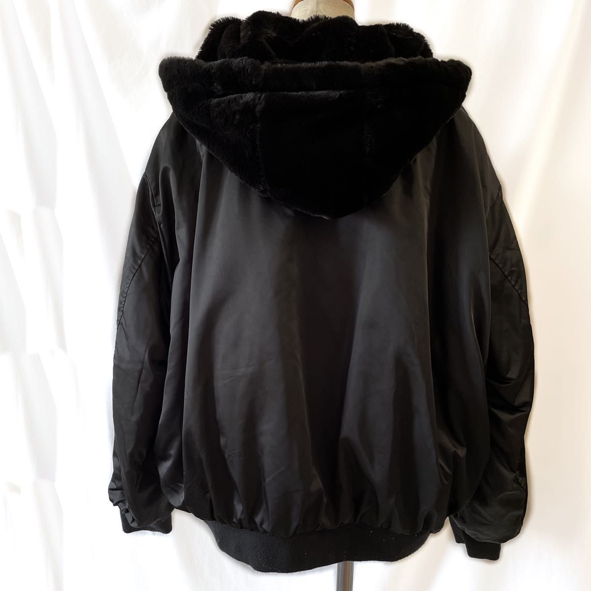リバーシブル】ZARA trf ザラ ブラック ファー MA-1 ブルゾン リバーシブル】ZARA trf ザラ ブラック ファー MA-1 ブルゾン