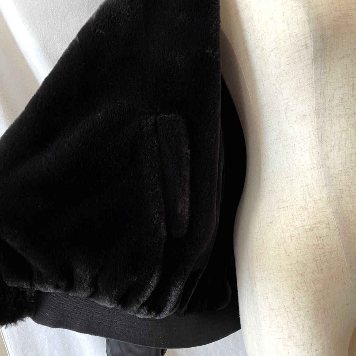 リバーシブル】ZARA trf ザラ ブラック ファー MA-1 ブルゾン リバーシブル】ZARA trf ザラ ブラック ファー MA-1 ブルゾン