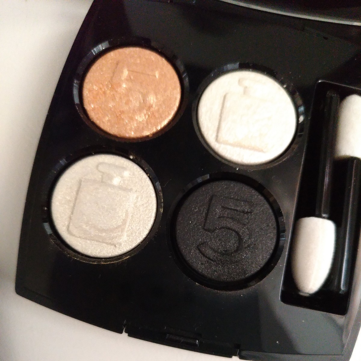 CHANEL シャネル レキャトルオンブル No5 アイシャドウ - アイ CHANEL シャネル レキャトルオンブル No5 アイシャドウ - アイ