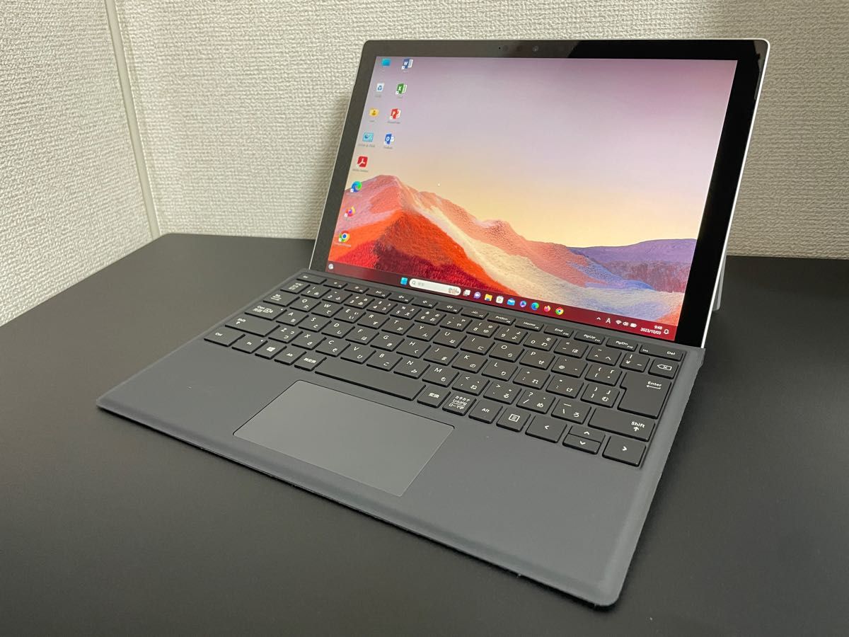 ほぼ新品 使用58時間 Surface Pro7 専用タイプカバーとペン付き 最新