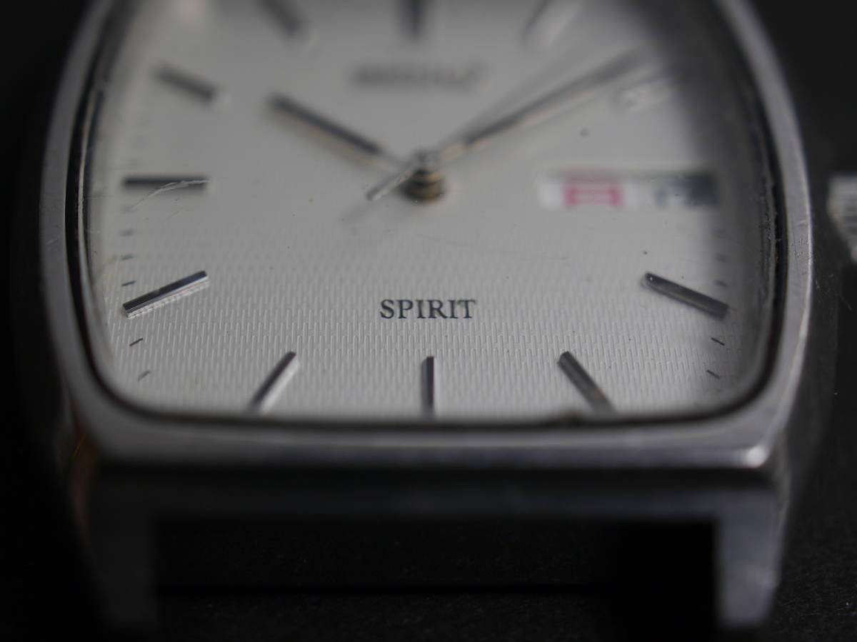 セイコー SEIKO スピリット SPIRIT クォーツ 3針 デイデイト 7N43-5040 男性用 メンズ 腕時計 稼働品 日本製 W82 稼働品の画像4