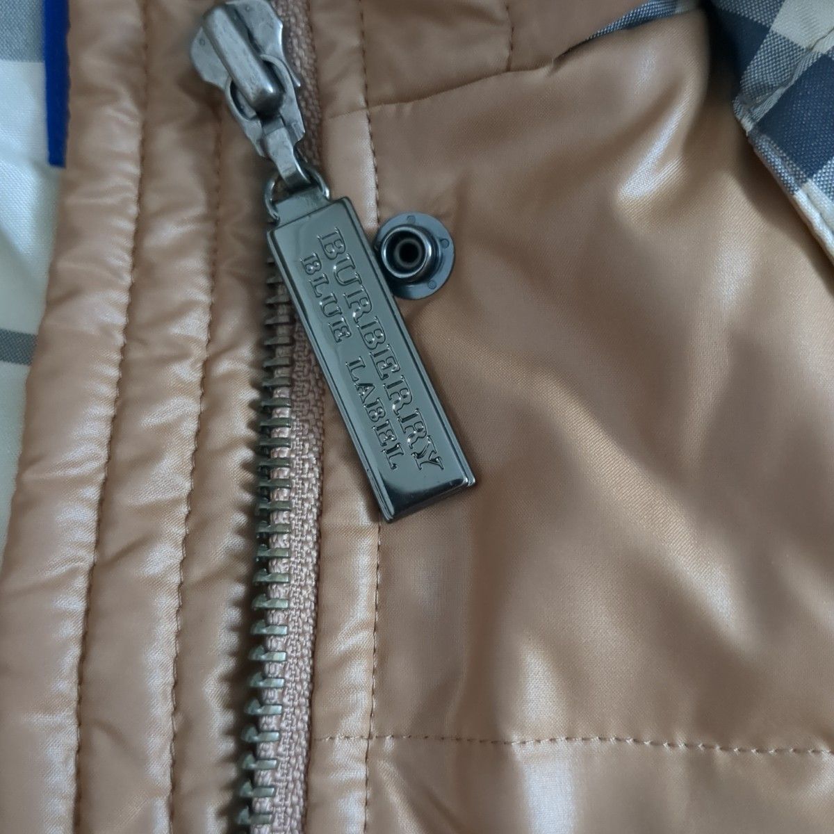 美品 BURBERRY バーバリーブルーレーベル ダウンジャケット 美品 BURBERRY バーバリーブルーレーベル ダウンジャケット