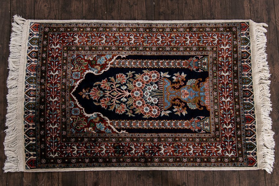 絨毯】『 ペルシャ絨毯 シルクウール 径107×62cm 49万ノット 絨毯】『 ペルシャ絨毯 シルクウール 径107×62cm 49万ノット
