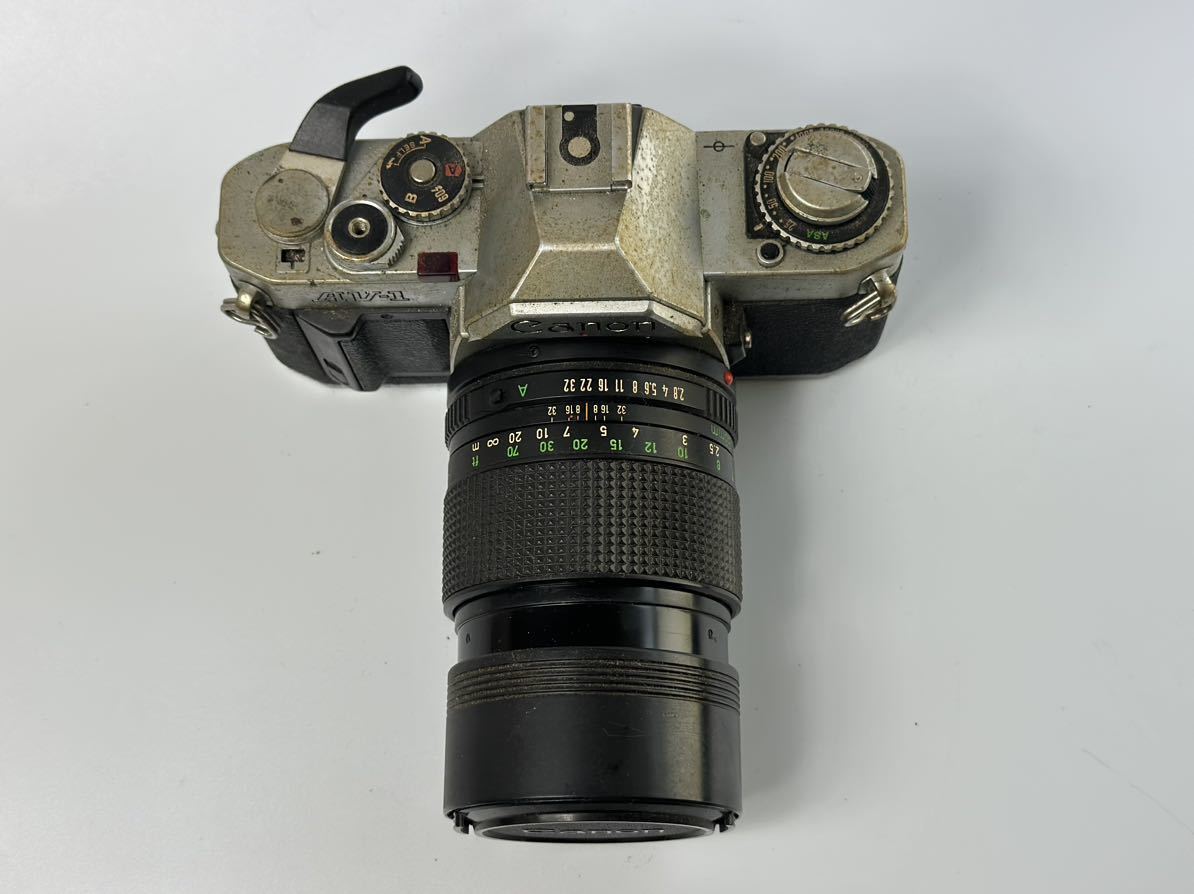 1979年 AEモデル Canon AV-1 キャノン 一眼レフ カメラ レンズ 135mm 1:2.8 動作未確認のためジャンク扱い インテリア アンティーク レトロ_画像2
