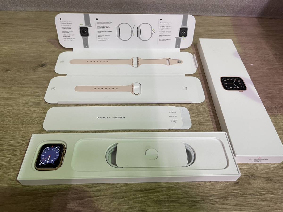 人気TOP AppleWatch SE 美品/60 バッテリー最大容量:100% アップル