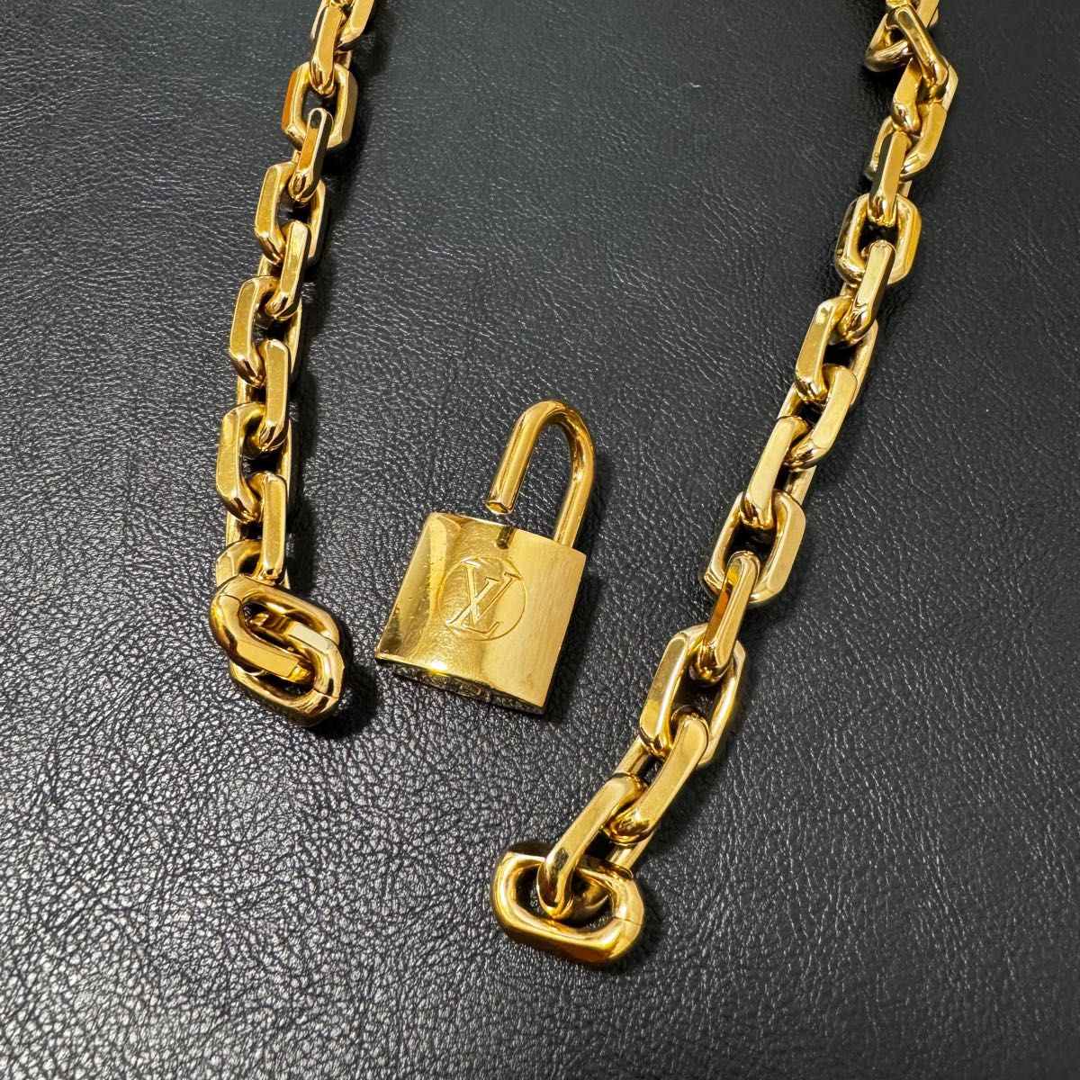 翌日お届け 定価146 300円 【大人気 正規品】LOUIS VUITTON ルイ 翌日お届け 定価146 300円 【大人気 正規品】LOUIS VUITTON ルイ