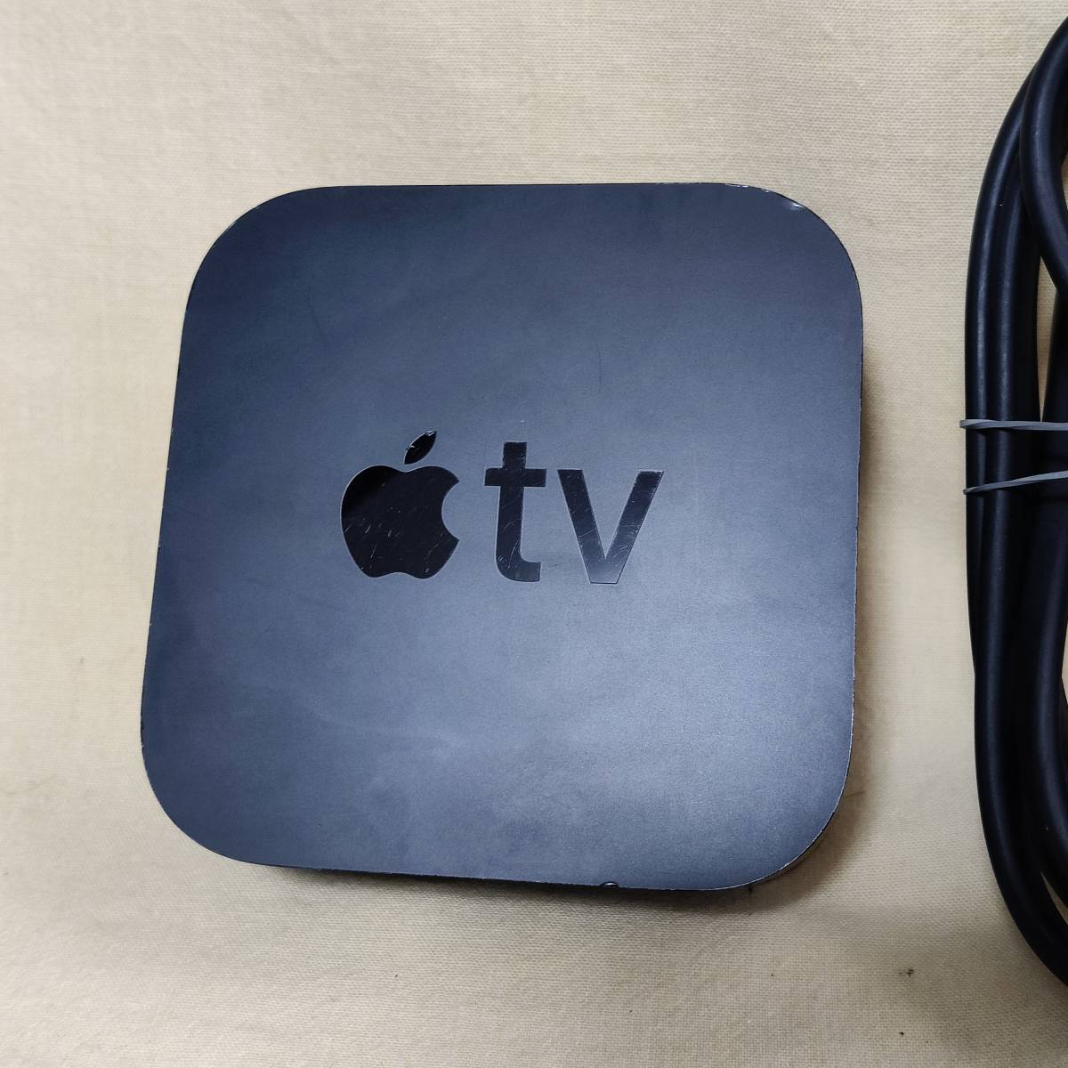 【SGJ1WF】Apple TV 4K 32GB A1842 本体 リモコン 電源ケーブル HDMIケーブル _画像2