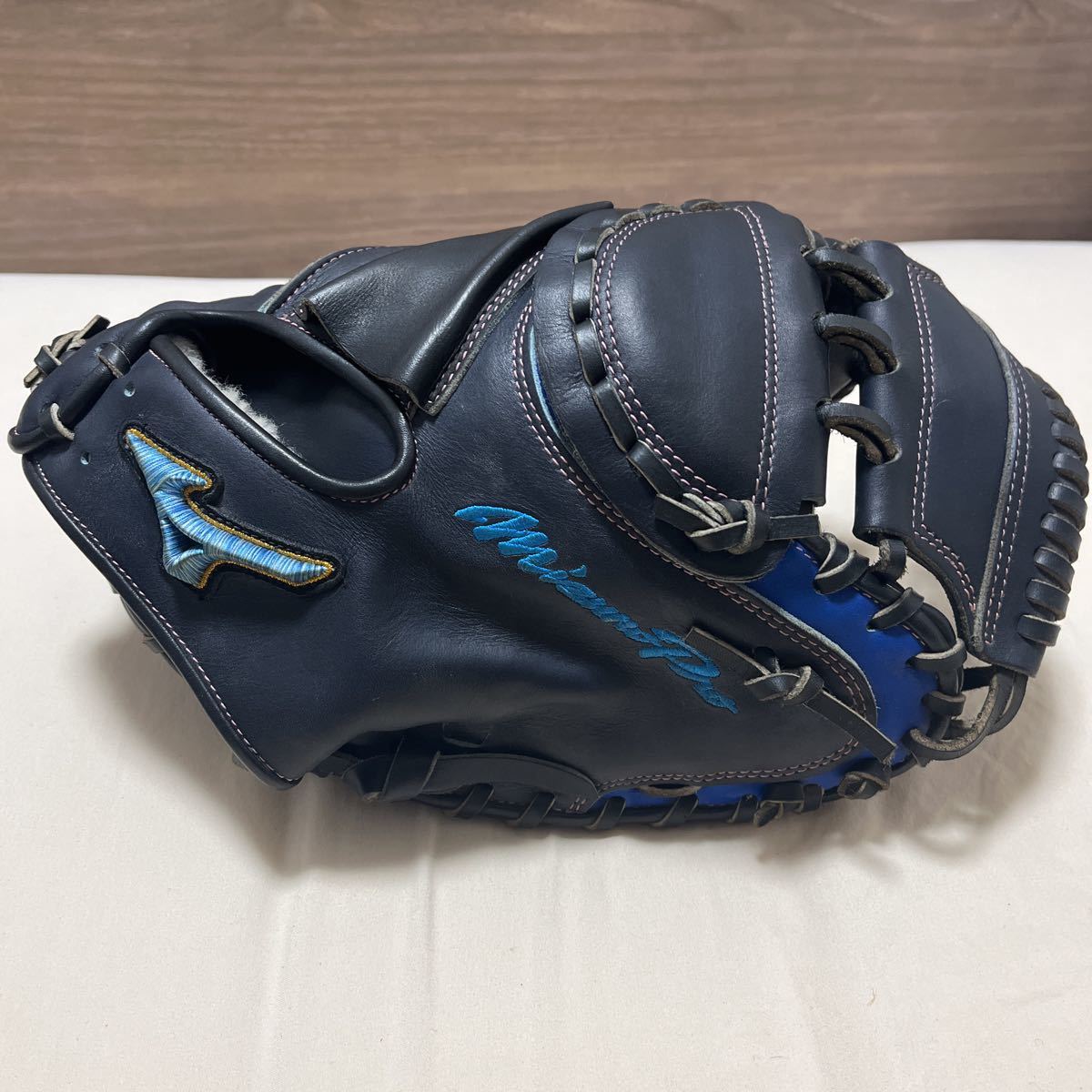 ミズノプロ 軟式キャッチャーミット 阿部慎之助モデル | ベース ミズノプロ 軟式キャッチャーミット 阿部慎之助モデル | ベース