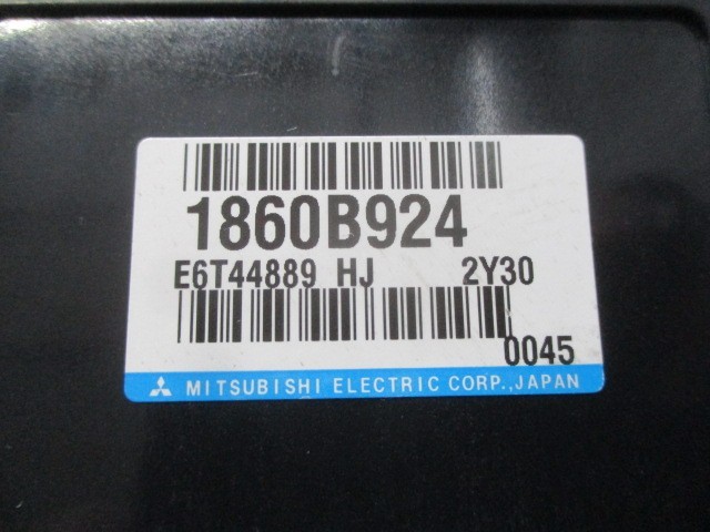 3820 GBD-U61T ミニキャブ トラック エンジンコンピューター CPU 1860B924 3G83 38.071km H24/12 テストOK_画像3