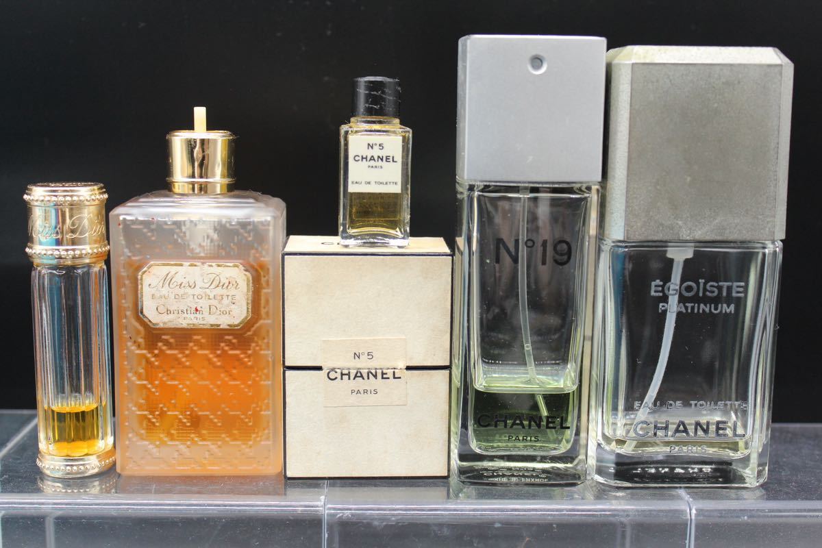 71点】香水 ミニ 香水 オードトワレ まとめ売り セット CHANEL 71点】香水 ミニ 香水 オードトワレ まとめ売り セット CHANEL