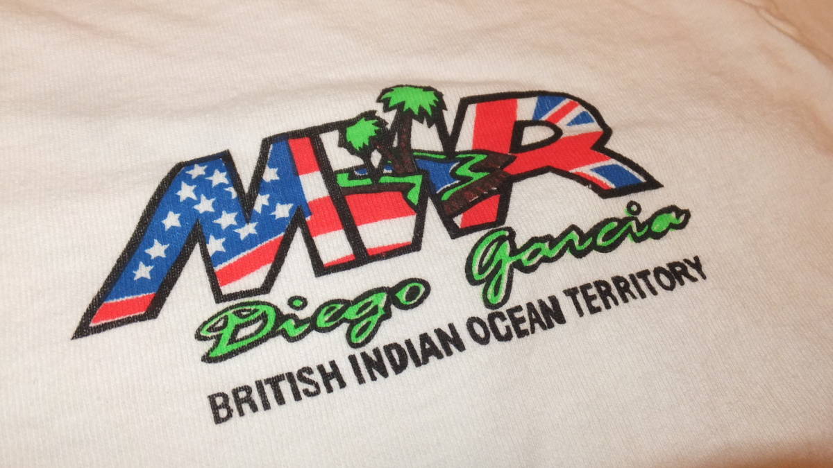 【US NAVY】MWR Diego Garcia 米海軍ディエゴガルシア基地 米第七艦隊　US Seventh Fleet　イベント参加TシャツサイズL　イギリス領_色は白【VERY GOOD USED】です。
