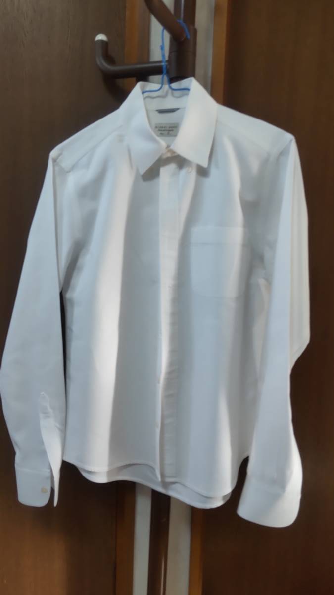 H8 Мужская рубашка белый размер Size Global Work Это слегка густая ткань.