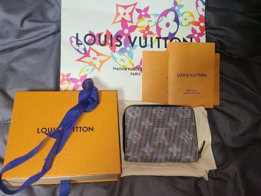 正規品2019年 ルイヴィトン 美品コインケース モノグラムLVポップ 小銭入れ  LOUIS VUITTON ジッピーウォレット