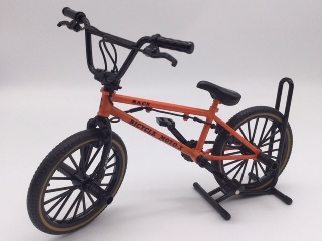 1台売り　オレンジ　1/8 金属製 BMX　バイシクルモトクロス　自転車 ミニチュア　模型　バイク　ビーエムエックス　ビメックス_画像1