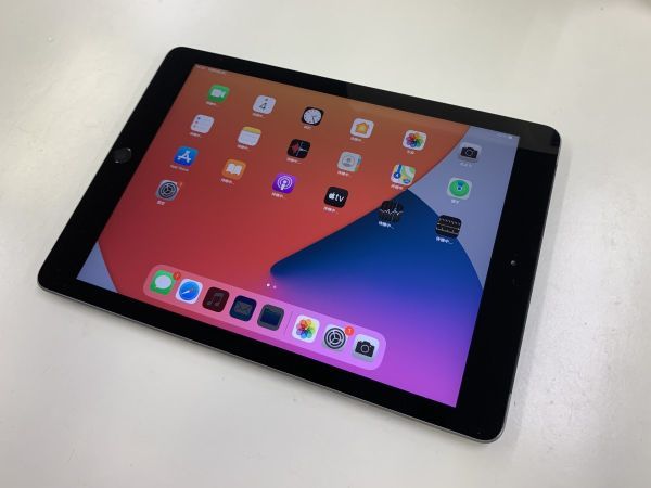 最新人気 ☆送料無料☆au☆A1954iPad (第 6 世代) Wi-Fi + Cellular