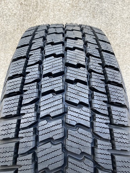 新品 4本セット (LB0001.16) 225/65R17 102T GOODYEAR WRANGLER IP/N スタッドレスタイヤ 2021年 RAV4 ハリアー 225/65/17_画像2