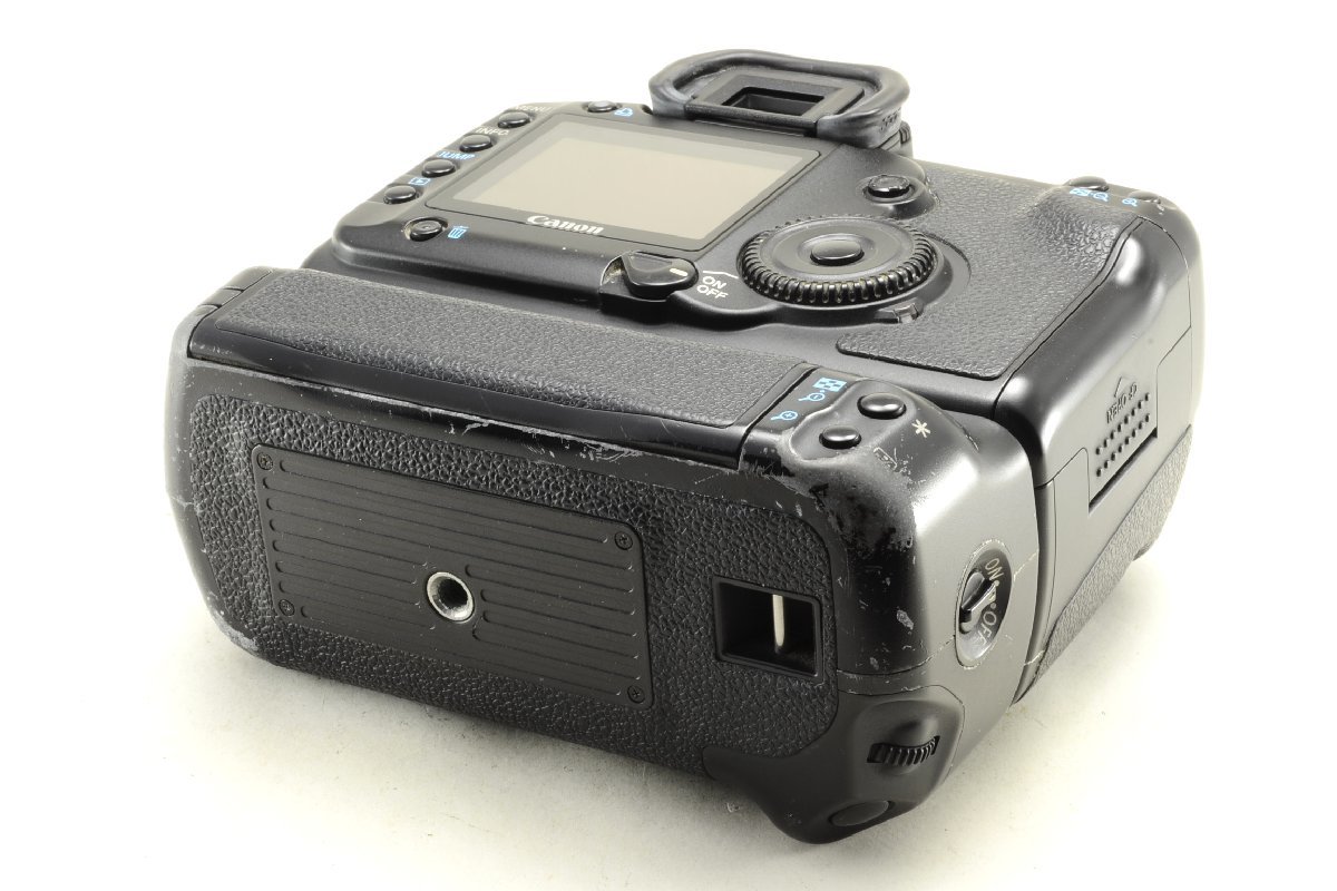 【並品】Canon キャノン EOS 5D ボディ / BG-E4セット #4097_画像4