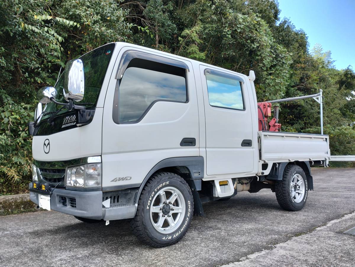 マツダ、タイタンダッシュ　ダブルキャブ6人乗り4WD ディーゼルターボNox.PM適合　ユニック簡易クレーン付　車検R6.11　アウトドアに！_画像1