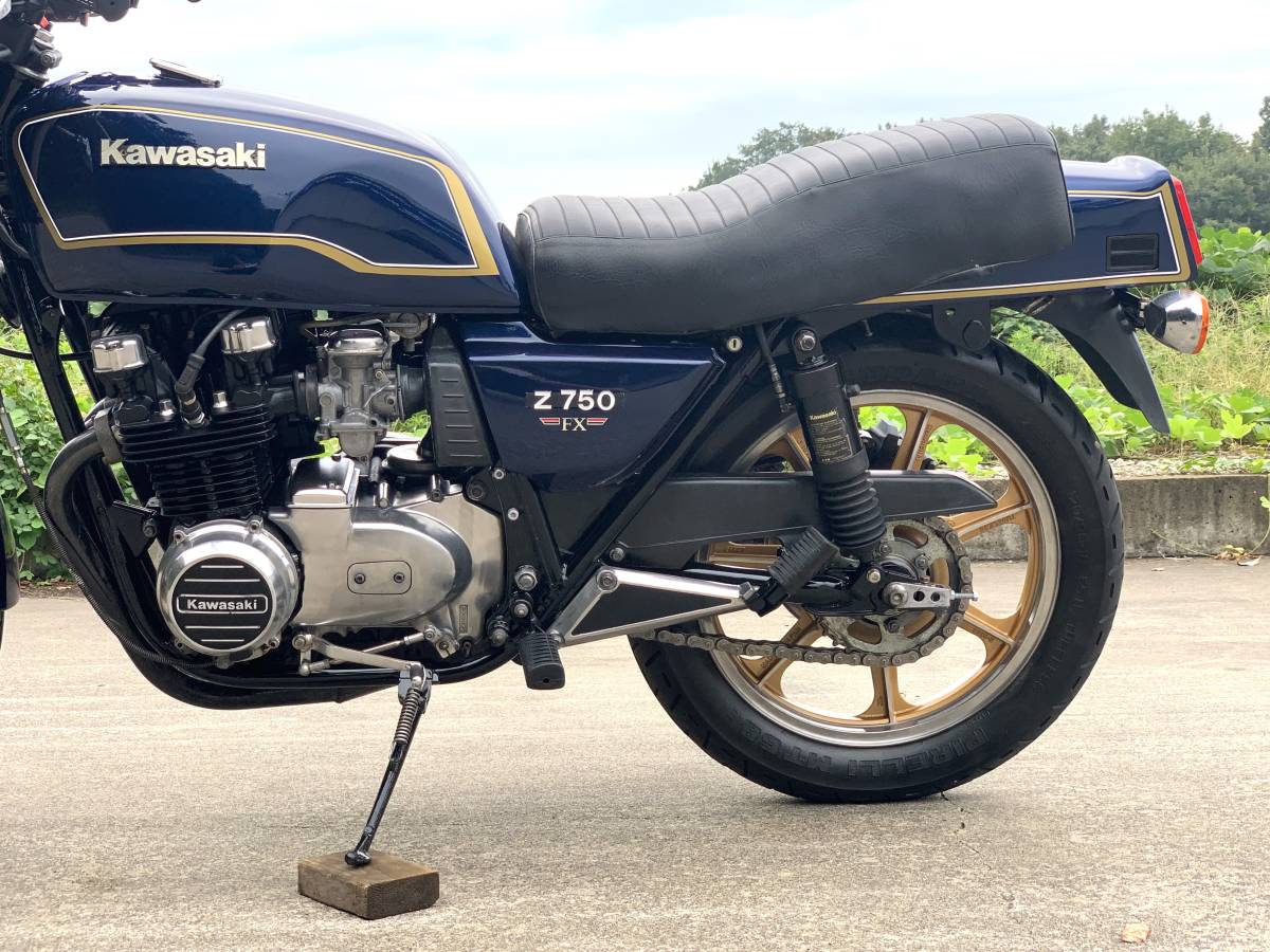 Yahoo!オークション - Z750FX Mk-Ⅱカラー(紺色) カワサキ旧車 Yahoo!オークション - Z750FX Mk-Ⅱカラー(紺色) カワサキ旧車
