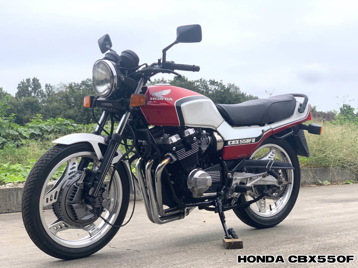 CBX550F 1型赤白ノーマルカラー外装 ホンダ旧車絶版車 車体比較的綺麗 エンジン始動走行可能 ブレーキ/電装系統正常作動 HONDA CBX400F _画像1