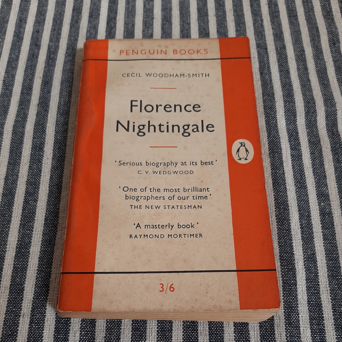 D1☆洋書☆Florence Nightingale☆CECIL WOODHAM-SMITH☆PENGUIN BOOKS☆_画像1