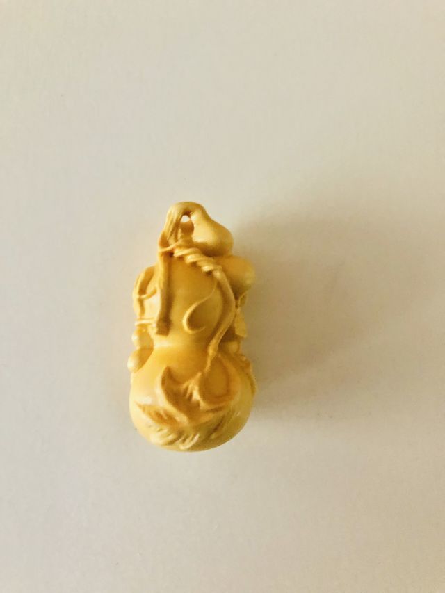 [. plant carving netsuke ] *..①* natural / natural tree made / handmade / hand made / skill sculpture / key holder / strap / present / better fortune feng shui . except .