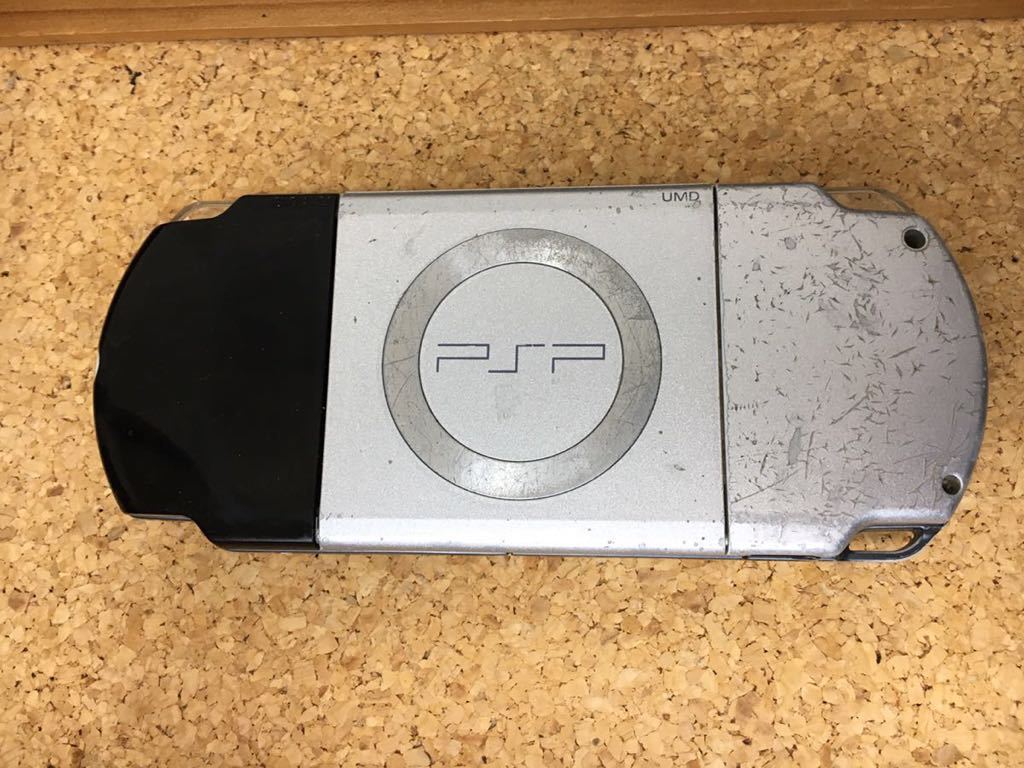 【値下げ、動作確認済】SONY PSP 2000 アイスシルバー モンスターハンターポータブル3rd付_画像4