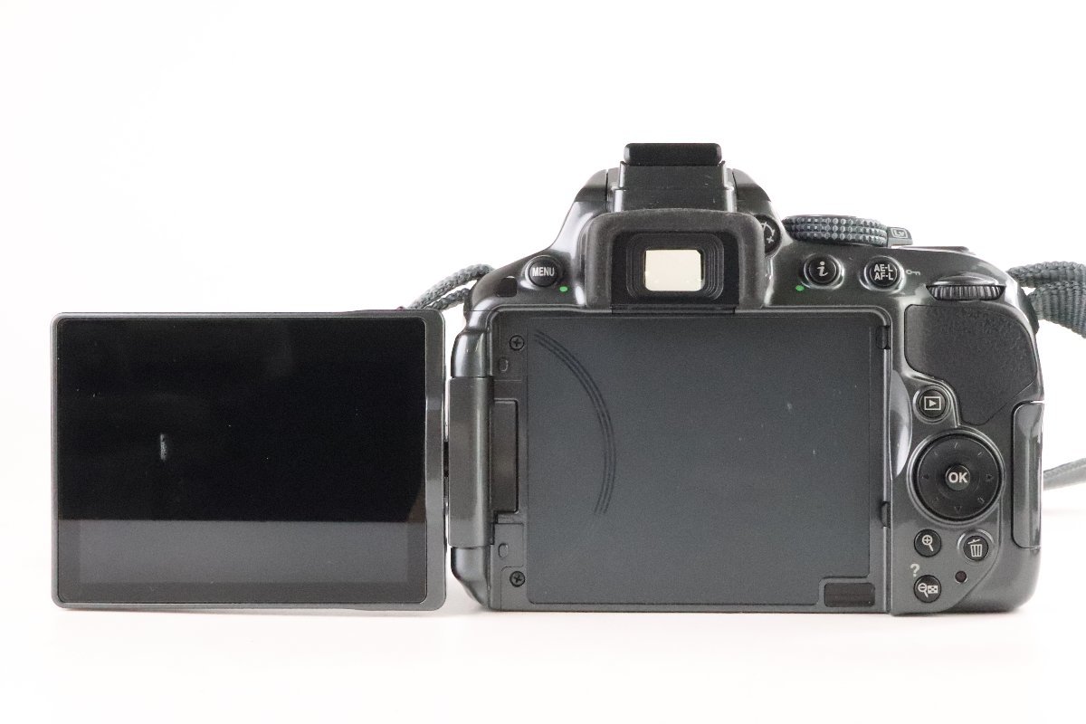 魅力の Nikkor DX AF-S デジタル一眼レフカメラ IIレンズキット VR 18